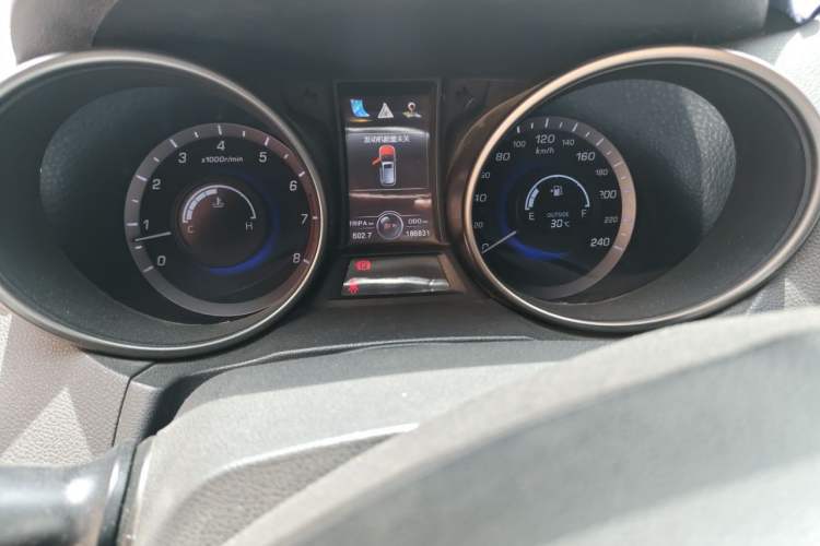 Used CHANGAN CS75 2014 2.0L Manual Luxury Version China V Standard Odometer Close Up