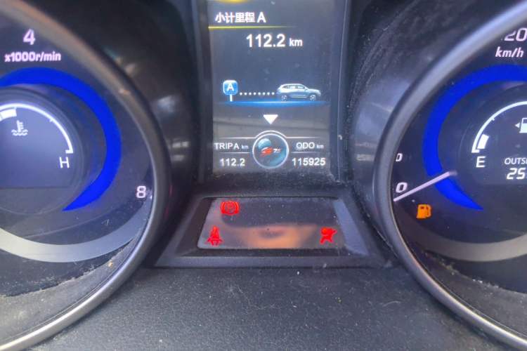 Used CHANGAN CS75 2014 2.0L Manual Luxury Version China IV Standard Odometer Close Up
