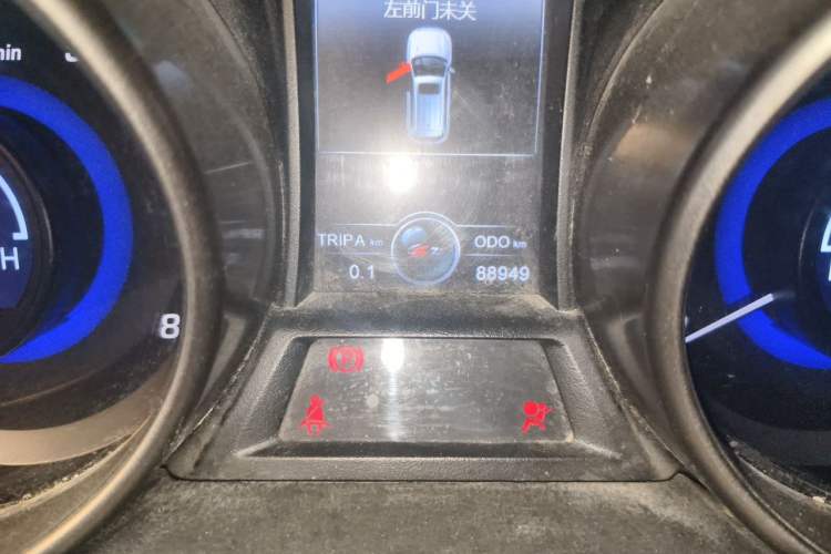 Used CHANGAN CS75 2014 2.0L Manual Luxury Version China V Standard Odometer Close Up