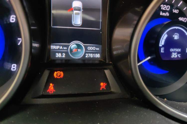 Used CHANGAN CS75 2014 2.0L Manual Luxury Version China V Standard Odometer Close Up