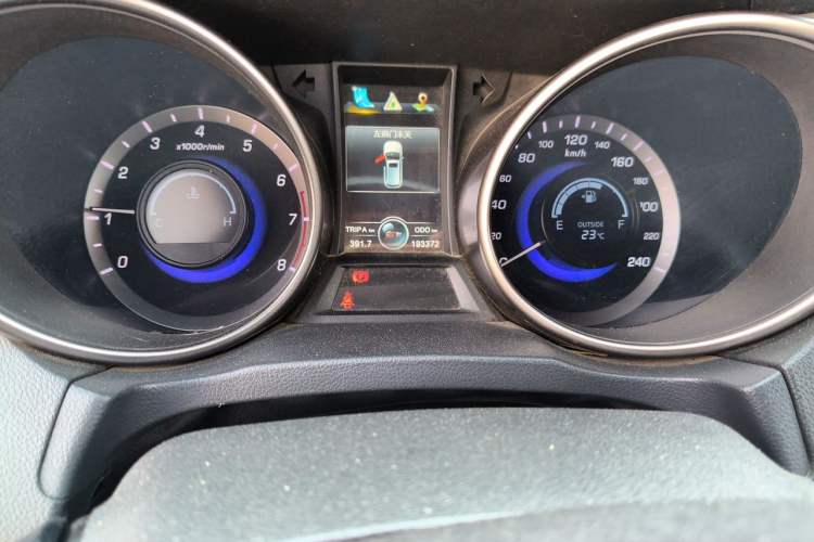 Used CHANGAN CS75 2014 2.0L Manual Luxury Version China IV Standard Odometer Close Up