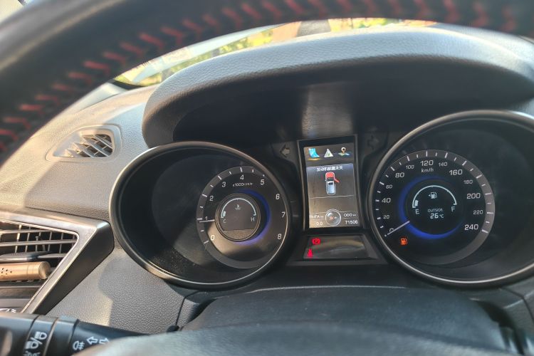 Used CHANGAN CS75 2014 2.0L Manual Comfort Version China IV Standard Odometer Close Up