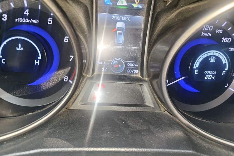 Used CHANGAN CS75 2014 2.0L Manual Luxury Version China V Standard Odometer Close Up