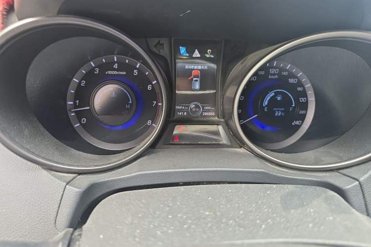 Used CHANGAN CS75 2014 2.0L Manual Luxury Version China IV Standard Odometer Close Up