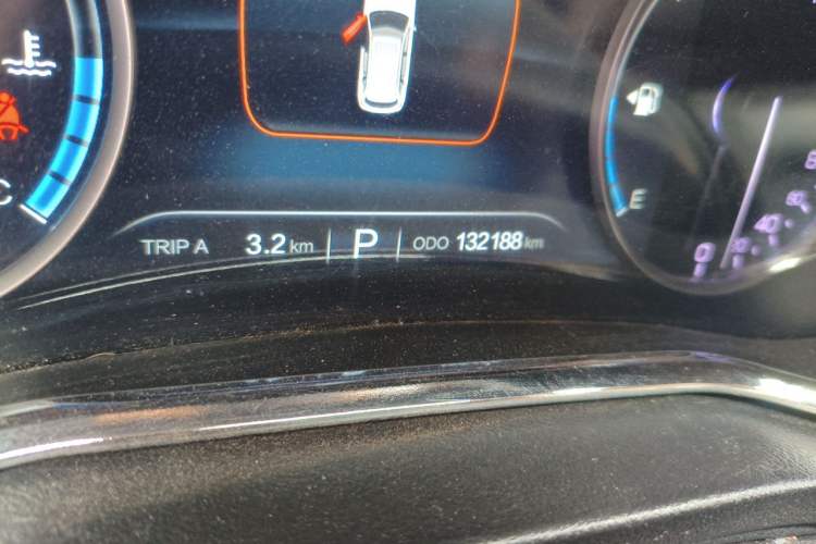 Used CHANGAN CS75 2014 1.8T Automatic Elite Model China IV Standard Odometer Close Up