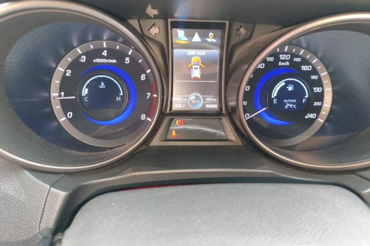 Used CHANGAN CS75 2014 2.0L Manual Luxury Version China IV Standard Odometer Close Up