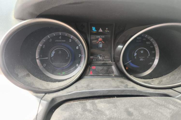 Used CHANGAN CS75 2014 1.8T Automatic Elite Model China IV Standard Odometer Close Up