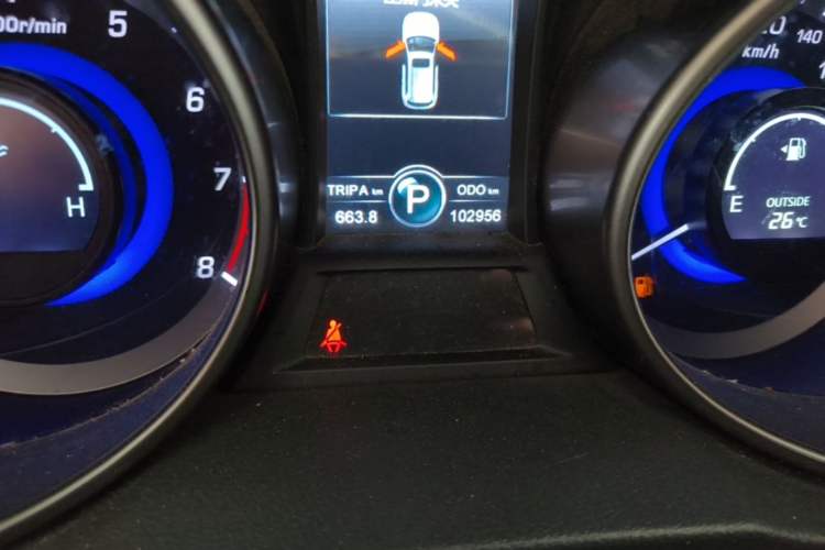 Used CHANGAN CS75 2014 1.8T Automatic Elite Model China IV Standard Odometer Close Up