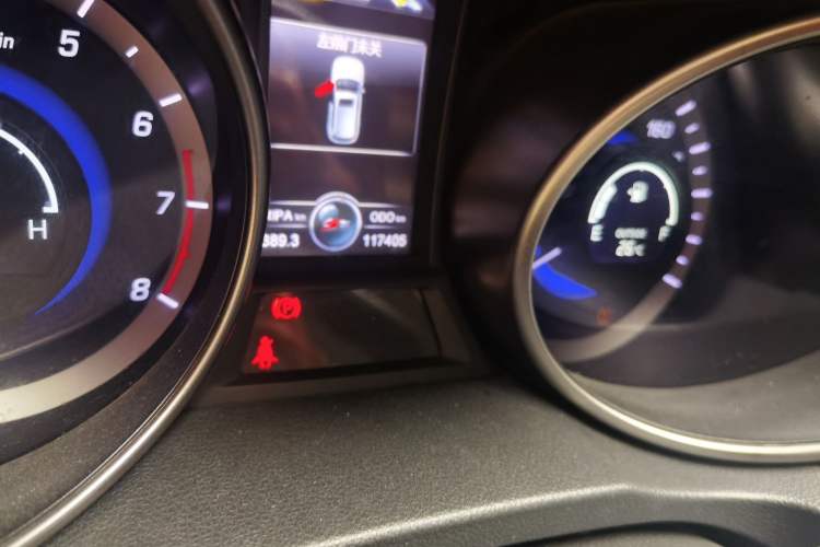 Used CHANGAN CS75 2014 2.0L Manual Luxury Version China V Standard Odometer Close Up