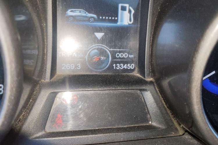 Used CHANGAN CS75 2014 2.0L Manual Leading Model China V Standard Odometer Close Up