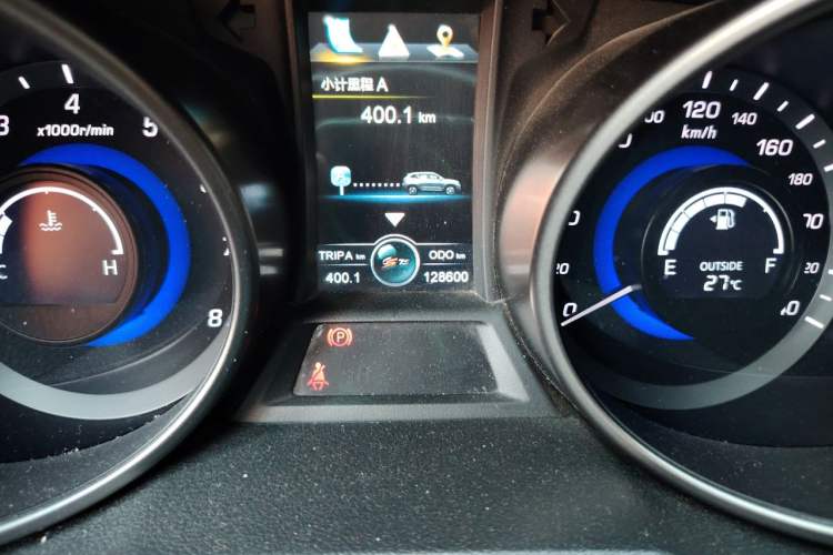 Used CHANGAN CS75 2014 2.0L Manual Leading Model China V Standard Odometer Close Up