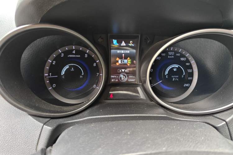 Used CHANGAN CS75 2014 1.8T Automatic Elite Version China V Standard Odometer Close Up