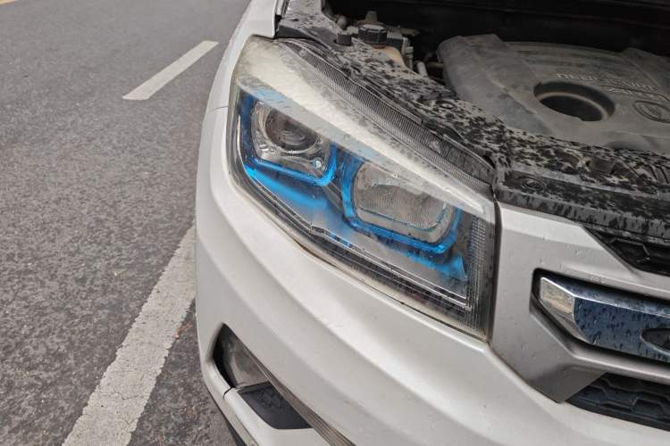 Used CHANGAN CS75 2014 2.0L Manual Leading Version China IV Standard Right Front Headlight