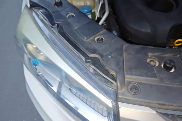 Used CHANGAN CS75 2014 1.8T Automatic Elite Model China IV Standard Right Front Headlight