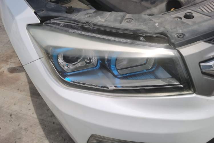 Used CHANGAN CS75 2014 2.0L Manual Leading Model China V Standard Right Front Headlight