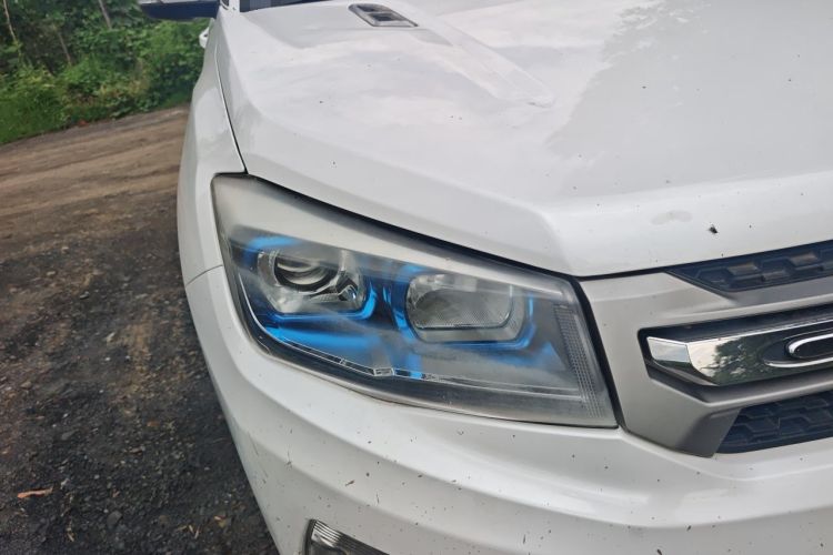 Used CHANGAN CS75 2014 2.0L Manual Luxury Version China IV Standard Right Front Headlight