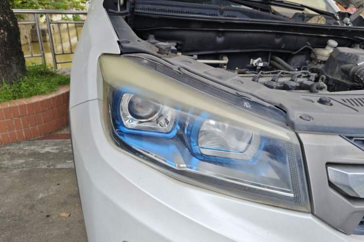 Used CHANGAN CS75 2014 1.8T Automatic Elite Model China IV Standard Right Front Headlight