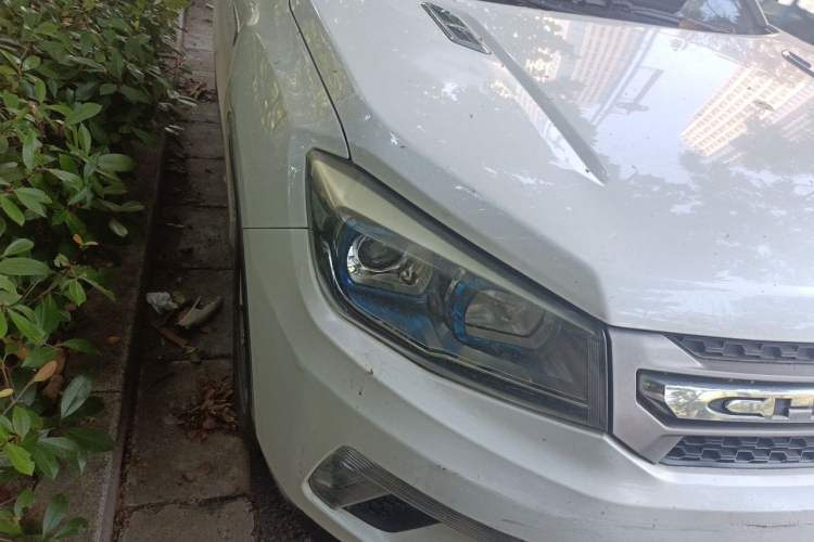 Used CHANGAN CS75 2014 1.8T Automatic Elite Model China IV Standard Right Front Headlight