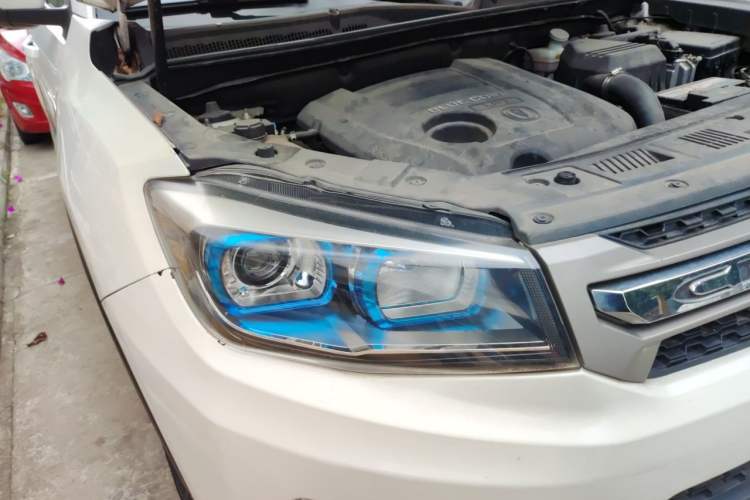 Used CHANGAN CS75 2014 1.8T Automatic Prestige Model China IV Standard Right Front Headlight