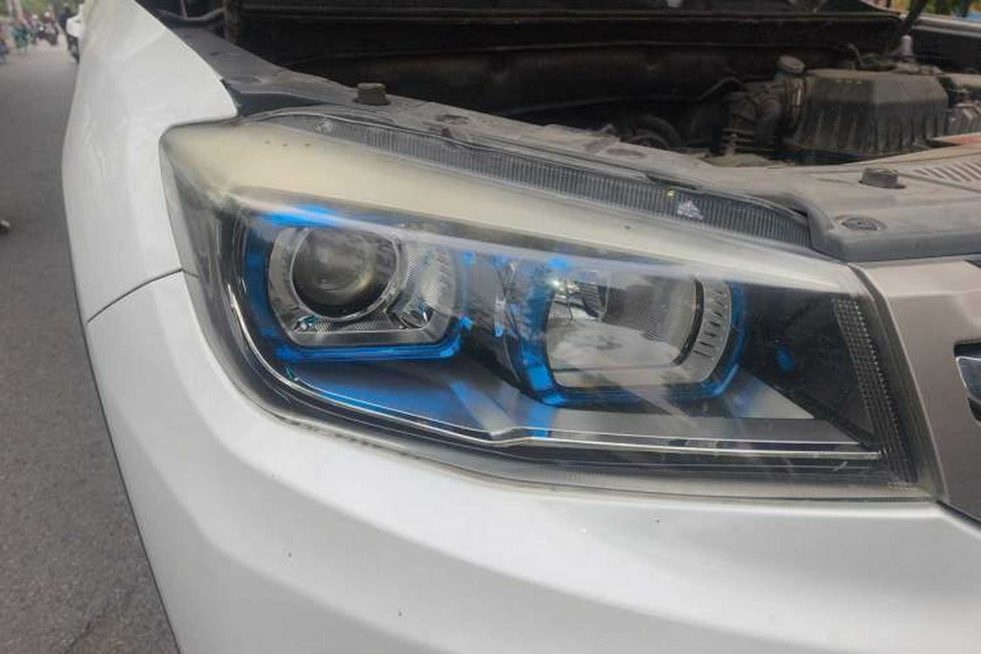 Used CHANGAN CS75 2014 2.0L Manual Luxury Version China IV Standard Right Front Headlight