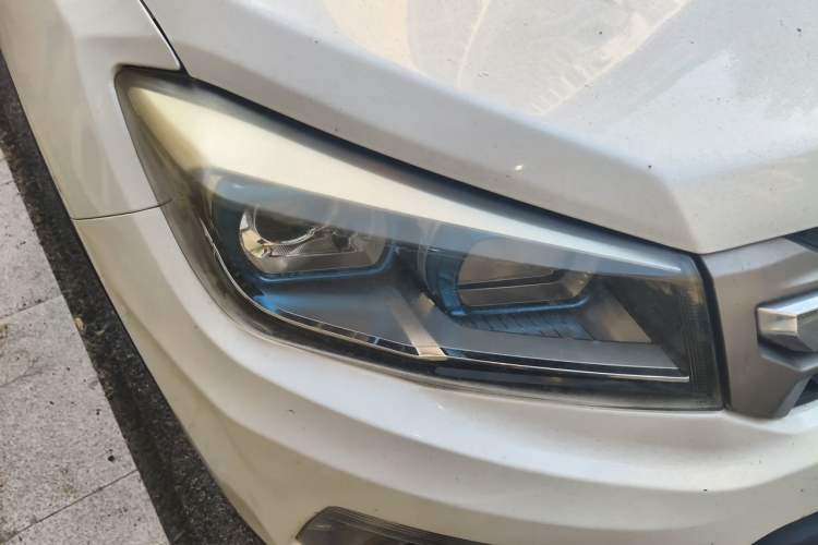Used CHANGAN CS75 2014 2.0L Manual Luxury Version China V Standard Right Front Headlight