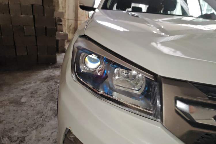 Used CHANGAN CS75 2014 1.8T Automatic Elite Model China IV Standard Right Front Headlight