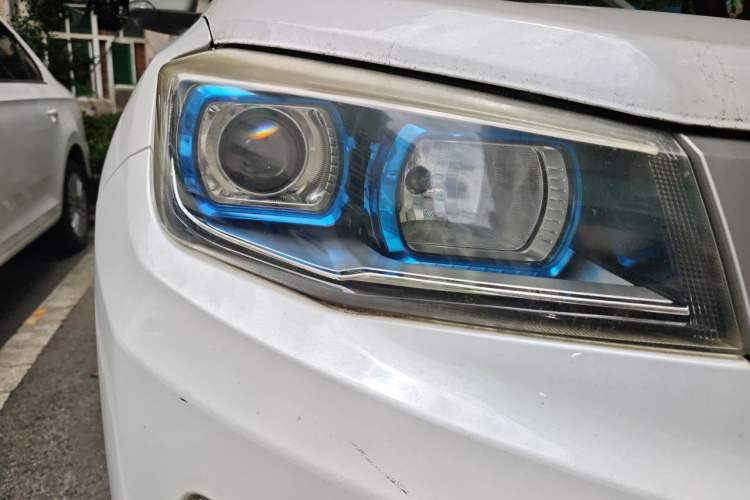 Used CHANGAN CS75 2014 2.0L Manual Luxury Version China V Standard Right Front Headlight