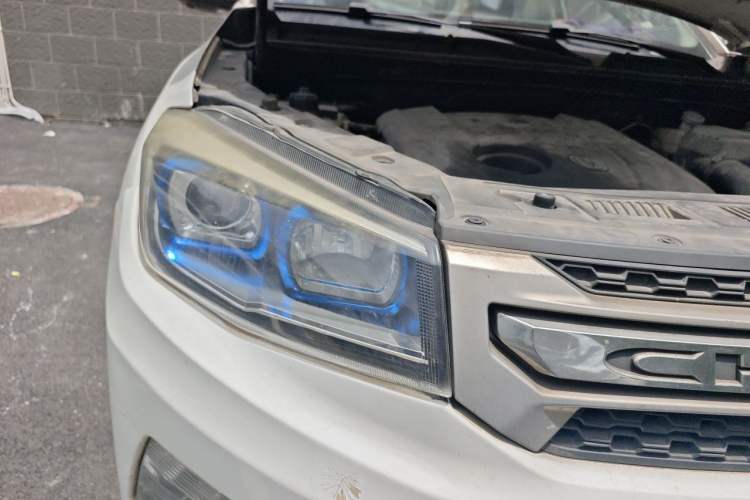 Used CHANGAN CS75 2014 1.8T Automatic Elite Version China V Standard Right Front Headlight