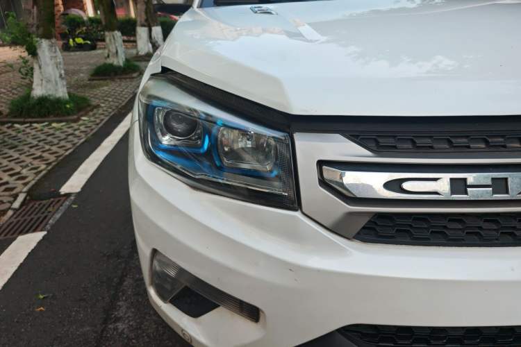 Used CHANGAN CS75 2014 2.0L Manual Luxury Version China V Standard Right Front Headlight