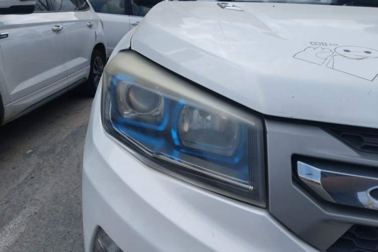 Used CHANGAN CS75 2014 1.8T Automatic Elite Model China IV Standard Right Front Headlight
