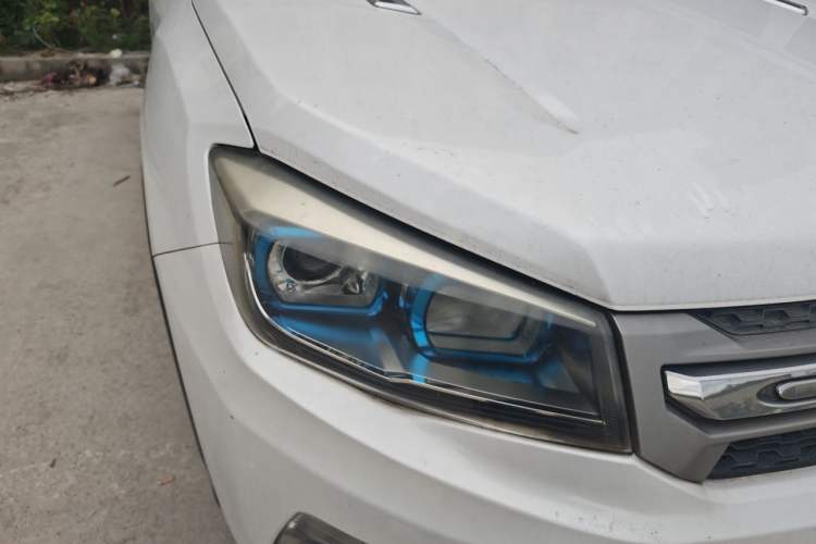 Used CHANGAN CS75 2014 2.0L Manual Luxury Version China IV Standard Right Front Headlight