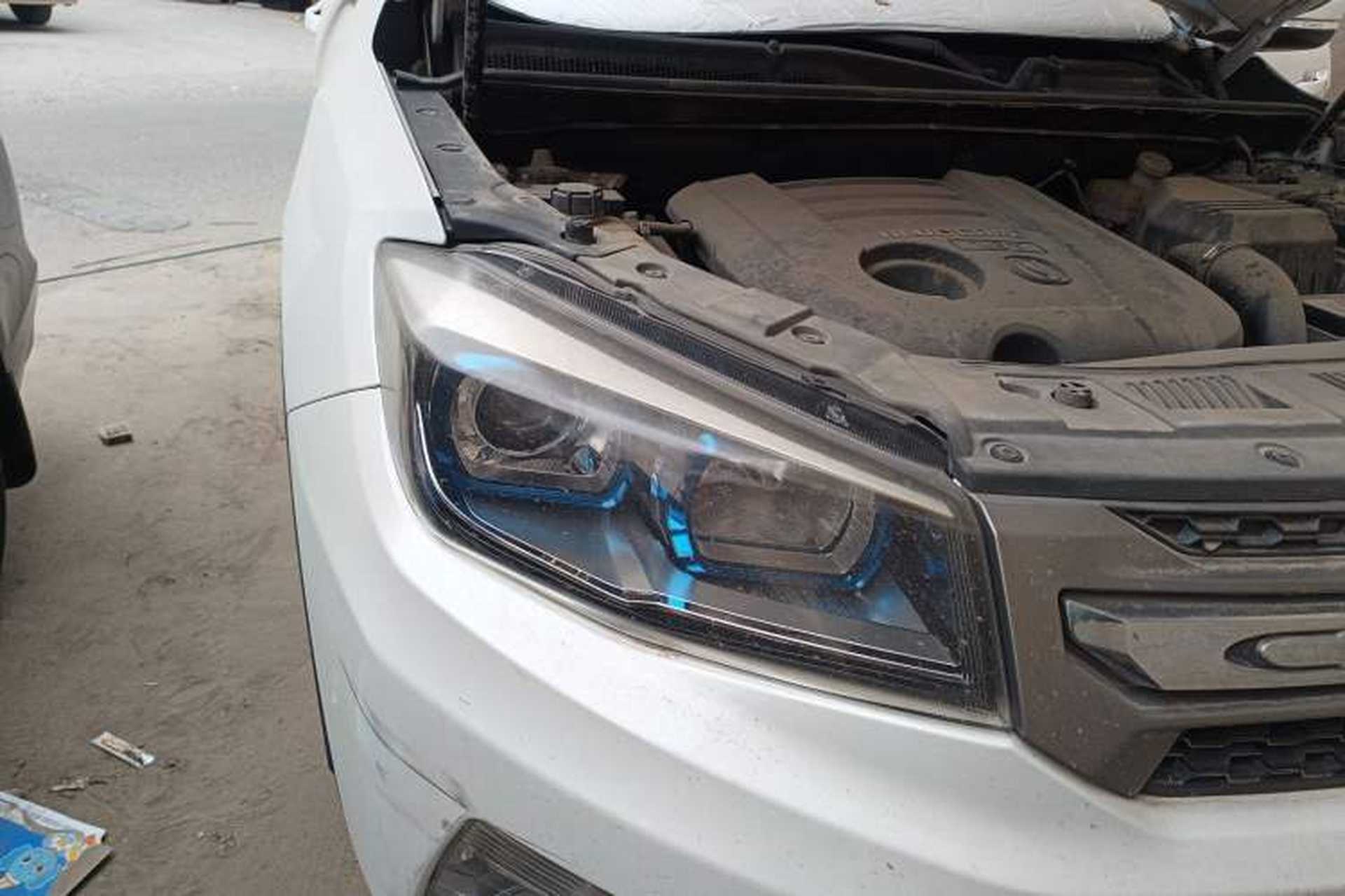 Used CHANGAN CS75 2014 1.8T Automatic Elite Model China IV Standard Right Front Headlight