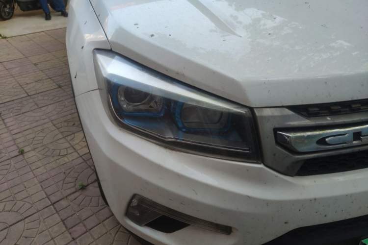 Used CHANGAN CS75 2014 1.8T Automatic Elite Model China IV Standard Right Front Headlight