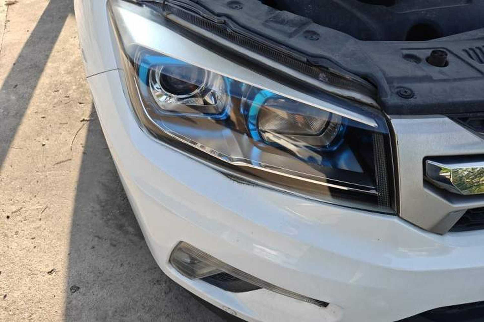 Used CHANGAN CS75 2014 2.0L Manual Comfort Version China IV Standard Right Front Headlight
