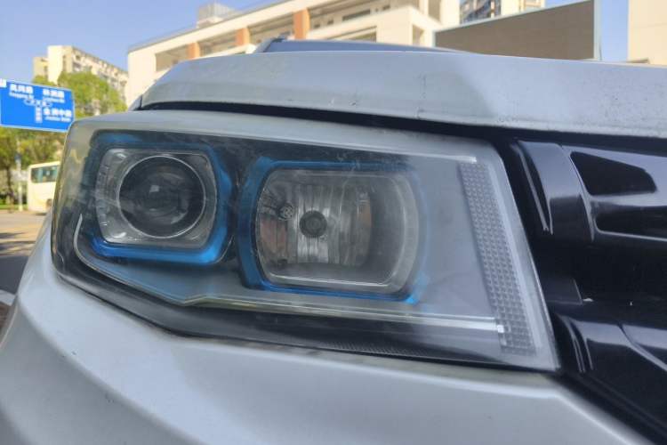 Used CHANGAN CS75 2014 1.8T Automatic Elite Version China V Standard Right Front Headlight