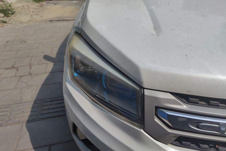 Used CHANGAN CS75 2014 2.0L Manual Luxury Version China IV Standard Right Front Headlight