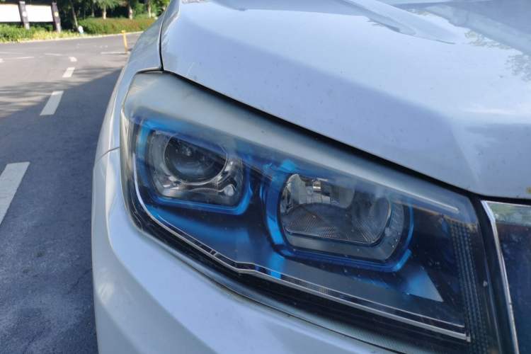 Used CHANGAN CS75 2014 2.0L Manual Luxury Version China IV Standard Right Front Headlight