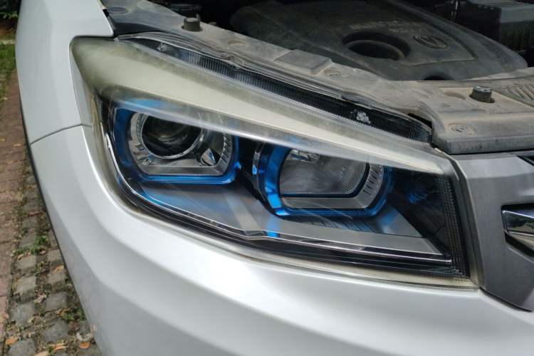 Used CHANGAN CS75 2014 2.0L Manual Luxury Version China IV Standard Right Front Headlight