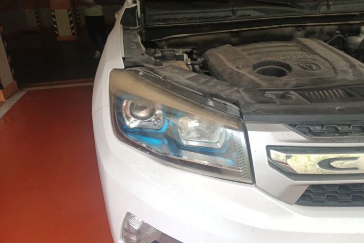 Used CHANGAN CS75 2014 1.8T Automatic Elite Model China IV Standard Right Front Headlight