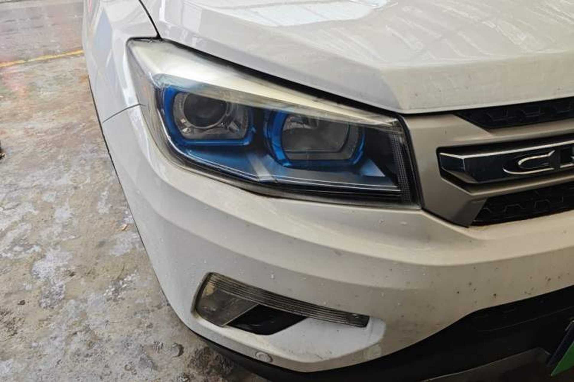 Used CHANGAN CS75 2014 2.0L Manual Leading Version China IV Standard Right Front Headlight