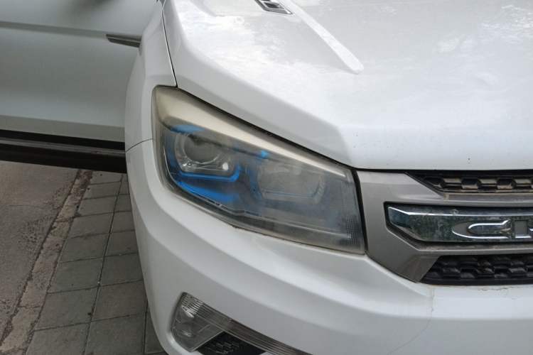 Used CHANGAN CS75 2014 1.8T Automatic Elite Model China IV Standard Right Front Headlight