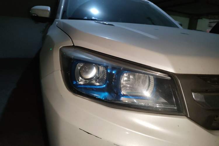 Used CHANGAN CS75 2014 1.8T Automatic Elite Model China IV Standard Right Front Headlight
