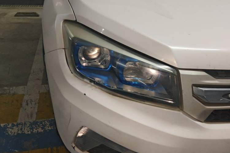 Used CHANGAN CS75 2014 2.0L Manual Luxury Version China V Standard Right Front Headlight