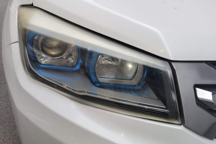 Used CHANGAN CS75 2014 1.8T Automatic Elite Model China IV Standard Right Front Headlight