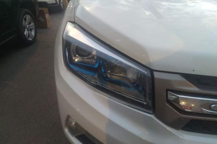 Used CHANGAN CS75 2014 2.0L Manual Leading Model China V Standard Right Front Headlight