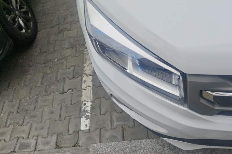 Used CHANGAN CS75 2014 2.0L Manual Luxury Version China V Standard Right Front Headlight