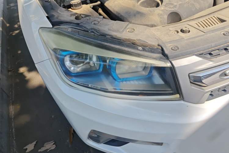 Used CHANGAN CS75 2014 1.8T Automatic Elite Model China IV Standard Right Front Headlight