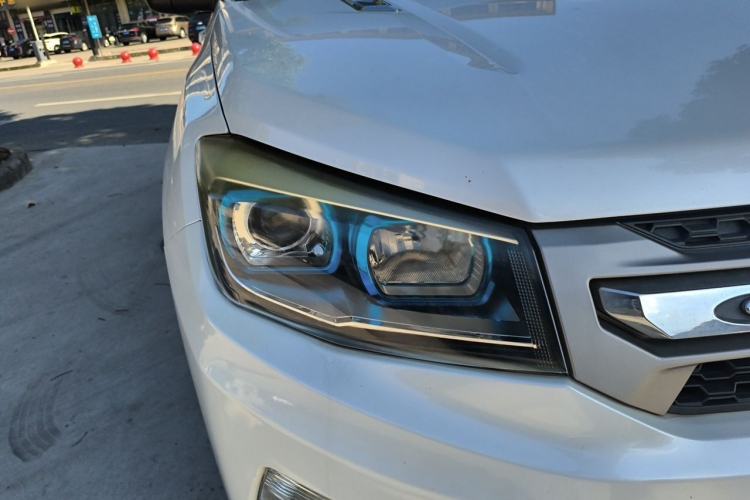 Used CHANGAN CS75 2014 2.0L Manual Luxury Version China IV Standard Right Front Headlight