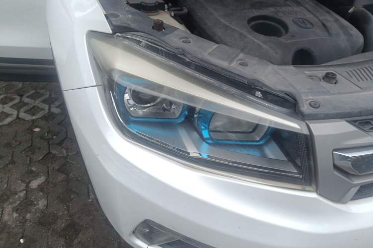 Used CHANGAN CS75 2014 1.8T Automatic Prestige Model China V Standard Right Front Headlight