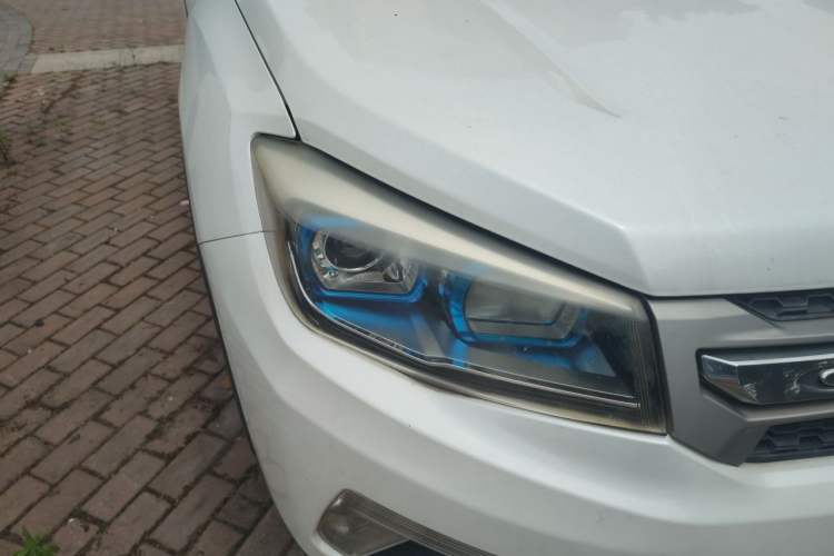 Used CHANGAN CS75 2014 1.8T Automatic Elite Version China V Standard Right Front Headlight